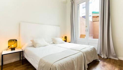 The Collection Barcelona - Bright and modern 4bedroom with terrace in Las Ramblas P2 - Photo 3