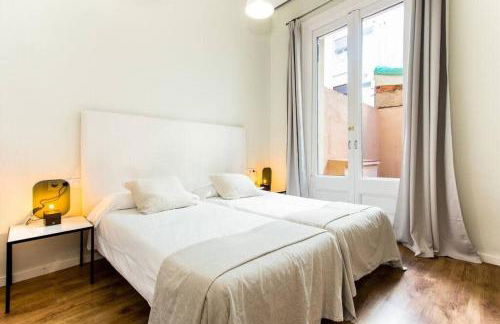 The Collection Barcelona - Bright and modern 4bedroom with terrace in Las Ramblas P2 - Photo 3