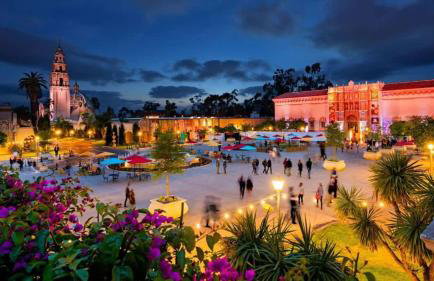 Entire Private Home with 4 Bedrooms 2 Bathrooms, Mountain Edge, New House, Ranch, Gated Yard, Available Now - Foto 52