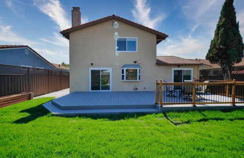 Renovated 5 Bd 3 Ba AC Private Deck Lawn - Foto 17