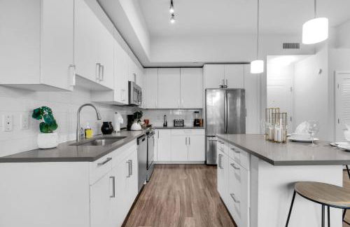 Sunny 1BR Unit With Free Parking Prime Location - Foto 4