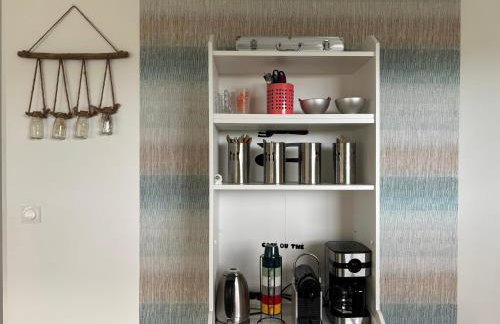 Les Voiles, maison bien équipée 10 p 2 sdb, 2 WC, spacieuse lumineuse avec jardin clos, garage, terrasse, parking privatif, à 950 m de la plage d'Asnelles et tous commerces, près de Bayeux et Arromanches, chiens bienvenus - Foto 21