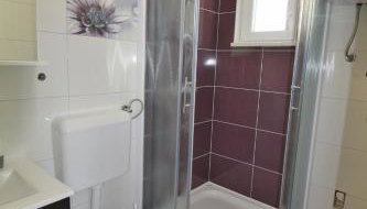 Kuća za odmor Modra oaza - Foto 3, Shower