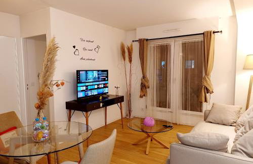 2 beds, modern building, with mobile AC, Paris Expo, 7' metro 2 steps to Paris - Foto 2