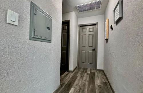 Central Midtown Apt-Secure Parking-Walk to Target - Foto 15