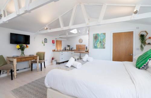 Bright & Airy Countryside Cabin Near Oxford, Perfect Getaway with Scenic Views - Pass the Keys - Foto 15