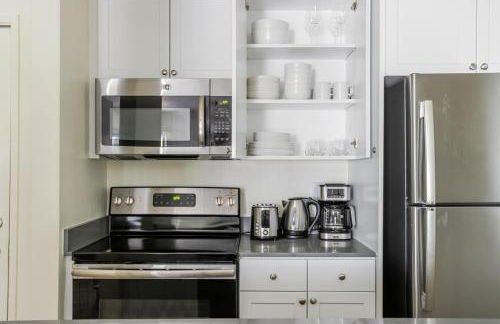 Blueground Pasadena pool nr Pasadena Park LAX-1391 - Photo 9