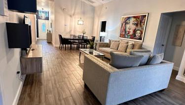 Beautiful 5BR home near Disney with private pool, large yard & BBQ - Foto 3