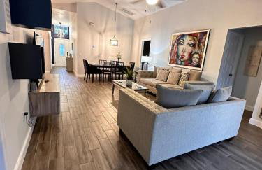 Beautiful 5BR home near Disney with private pool, large yard & BBQ - Foto 3