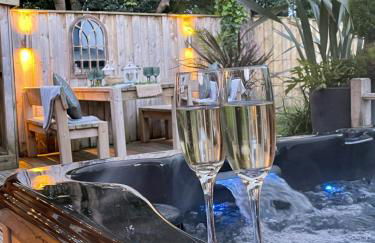 The Lodge@Tyddyn Ucha - Photo 14