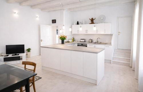 Artist LOFT in backyard shed - Foto 7