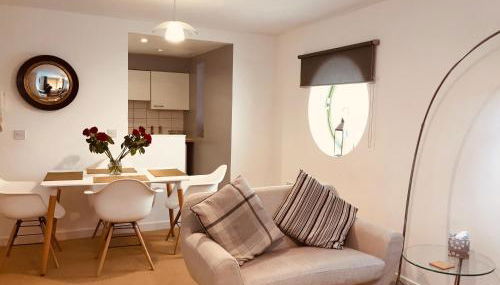 2 bed GF Docklands Apartment - Free Parking for 1 car - Foto 2