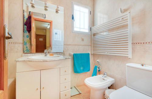 Oliva Avinyo - Photo 10