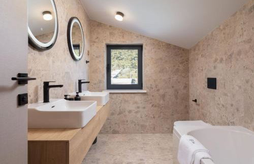 Luxury Villa Dolac near Split, airport, complete privacy, infinity heated pool - Photo 66