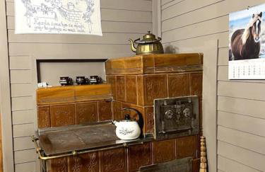 Drewniana chata nad stawem - Foto 8