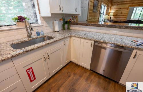 3BR Condo with Lake View - Trout Fishing - Playground - 2 Pools - Stairs Required - FREE TICKETS INCLUDED - PR69-9 - Foto 28