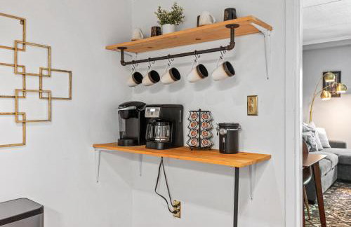 Famous MUSIC ROW 1 Bedroom Condo with FREE Parking and Pool - Foto 22