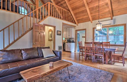 Family Retreat Cabin with Summit, Lake Views, Deck! - Foto 3