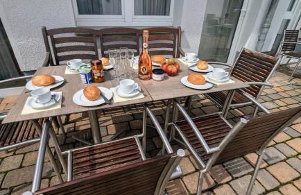 FeWo Urban Gotha-Apartment Ekhof- Am Schlosspark- Parken an der der Tür- Barrierefrei, 900 Meter zum Bahnhof - Wallbox - Foto 4