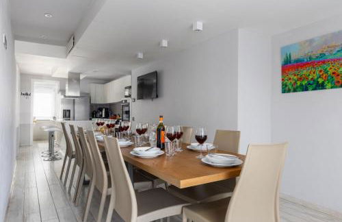 Villa Acquaviva with Panoramic, Private Pool and Gym - by PosarelliVillas - Foto 49