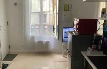 Paris Sud-porte de Gentilly mignon T2 250 m de Paris - Foto 16