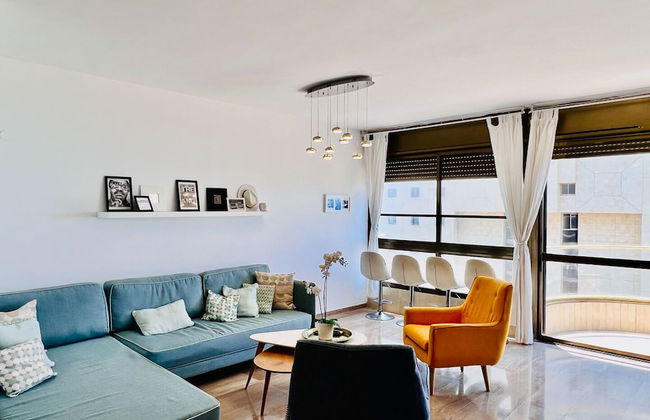 Elegant Apt with Balcony & Sea View by FeelHome - Photo 24