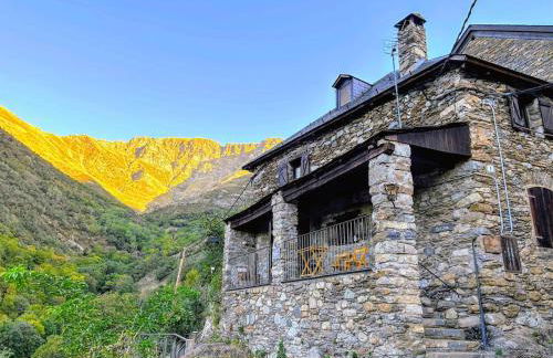 Casa Rústica y Chic con Chimenea y Vistas Panorámicas de La Vall de Boí - Foto 44
