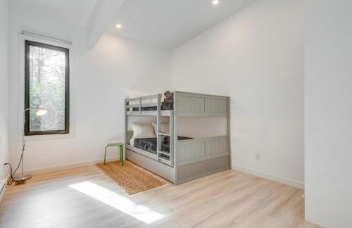 Hot Tub and Fire Pit Modern North Carolina Retreat - Foto 21