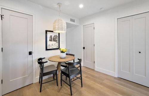 The Augustine - Steps to Downtown w King Bed - Foto 8