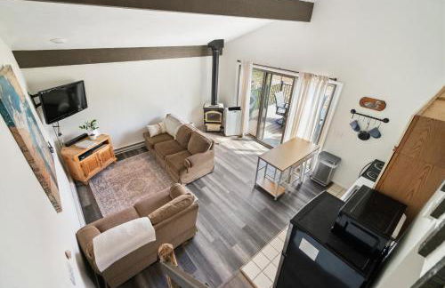 Quiet and Cozy Lakefront Home Near Mt Boyne - Foto 16