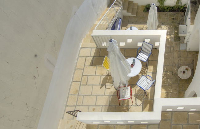 Lovely 70s Style Patio and Terrace - Photo 36