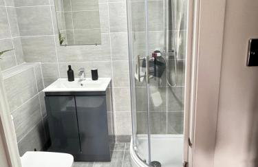 Luxurious New Home Near Airport - Foto 47