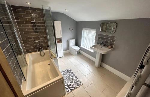 Two Bed Charming Cottage - Foto 17