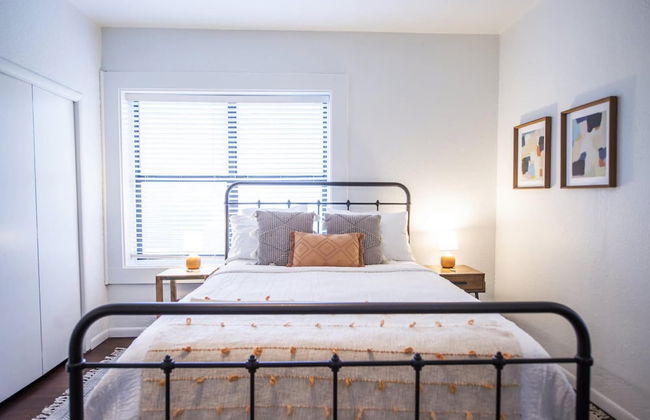 Newly Updated Cozy 1927 Uptown Tudor 4 min to Magnolia - Foto 19