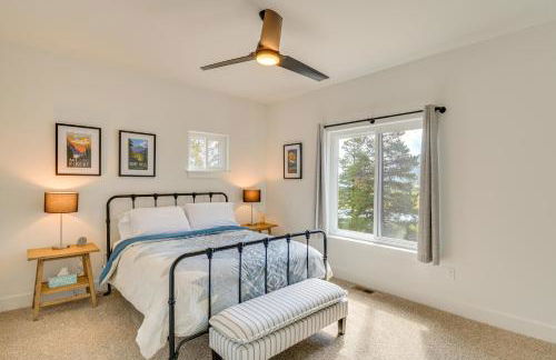 2 Mi to Lake Stunning Twin Lakes Home with Deck - Foto 19