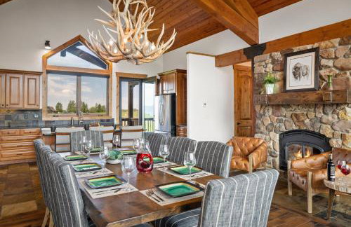 Teton Melody by KABINO Partial Air Conditioning Hot Tub FirePit Foosball Telescope Games WiFi Grill Mtn Views - Foto 13