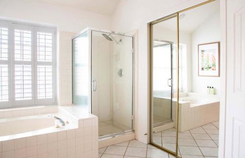 Sparkling Pool Hot Tub Game Room Kids Area - Foto 46