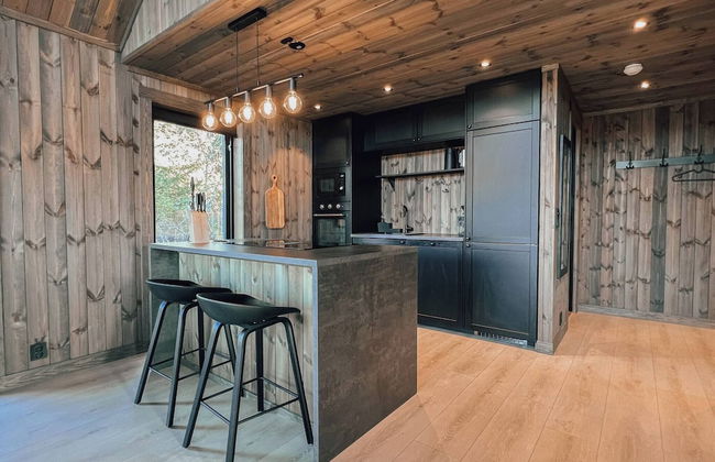 Modern Mountain Cabin - Outdoor Hot Tub - 8 Beds - Photo 31