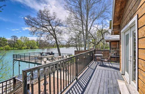 Guadalupe Riverfront Studio w/ Private Balcony - Foto 12