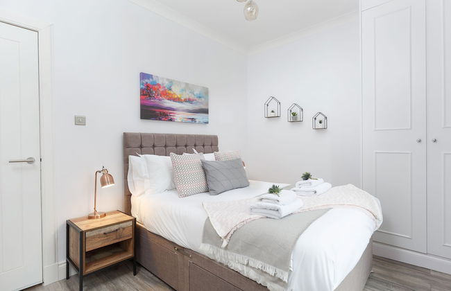 Dollar Apartments at 39 - Photo 7