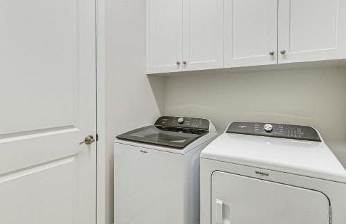 3 Mi to Naples Beach! Couples Resort Getaway - Photo 18