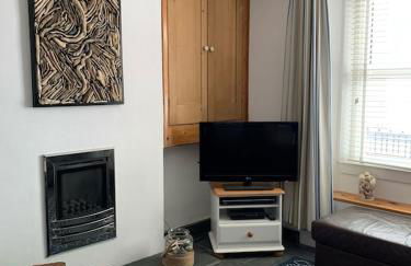 Seasalt Cottage - Modernised traditional cottage, Sleeps 5,short walk to beaches, town, amenities - Photo 5