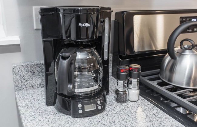 Mid Century Gem Comfort, Close to Train 3bd - Foto 17