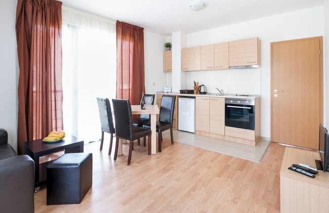 New Line Village Apartments, up to 4 Guests - Foto 9