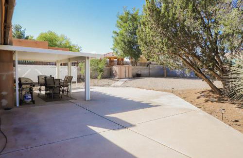 Hot Air Balloon Haven, Hot Tub, King Bed, Office, Foosball, Bball - Foto 36