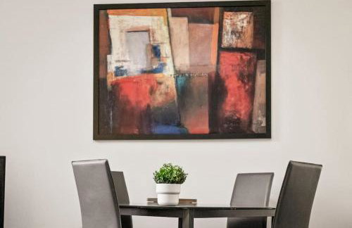 Huge Duplex in Great Location - Foto 14