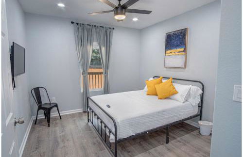 Newly Remodeled 4BR 2BA Near Amazing Downtown - Foto 32