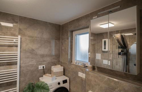 FEEL GOOD HOMES Ruhig-Klimaanlage-WLAN-Regendusche - Foto 7