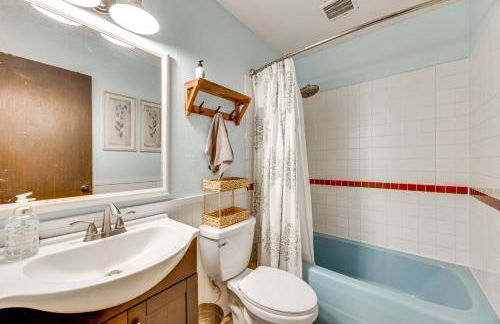 1 Mi to Attractions Getaway with Mtn Views! - Foto 25