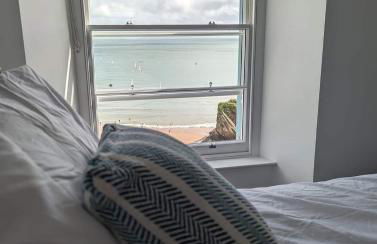 Number 9 Croft House Tenby - Photo 2